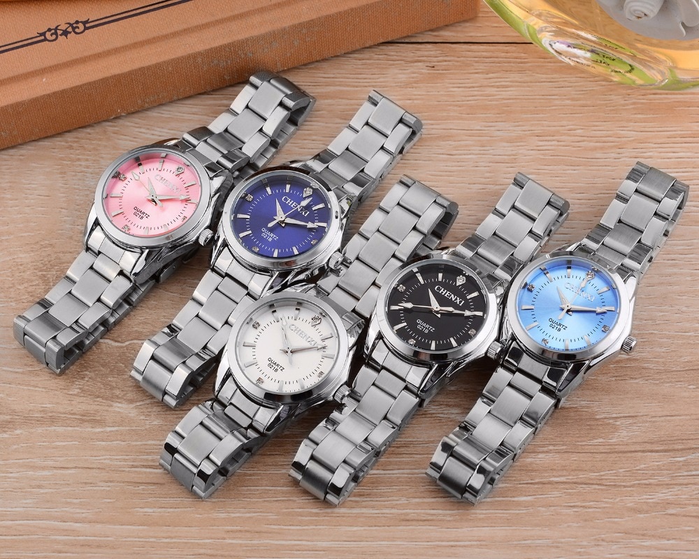 Women's Casual Round Steel Quartz Watch